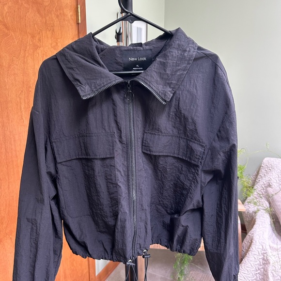 Black Cropped Jacket - Picture 4 of 4